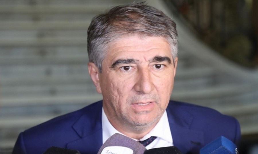 Agredieron y amenazaron al ministro Fabián Bastia a metros de la Casa de Gobierno
