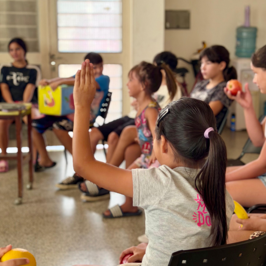 La Municipalidad de Santo Tomé impulsa hábitos saludables en la infancia con una jornada lúdica en Barrio Chaparral