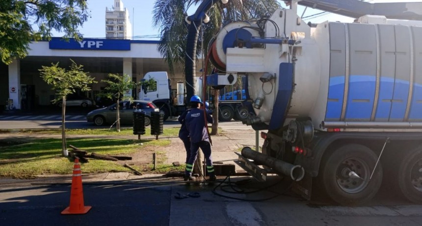 Emergencia H&iacute;drica: Provincia dispuso 4 camiones desobstructores de ASSA para limpiar desag&uuml;es en la capital
