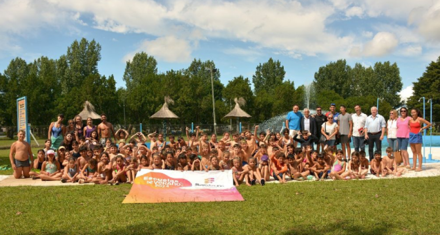 Sauce Viejo: Papaleo y funcionarios provinciaes recorrieron las Escuelas de Verano