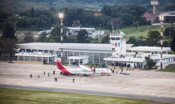 El Aeropuerto de Sauce Viejo gestiona su primera ruta internacional y busca ampliar los vuelos de cabotaje