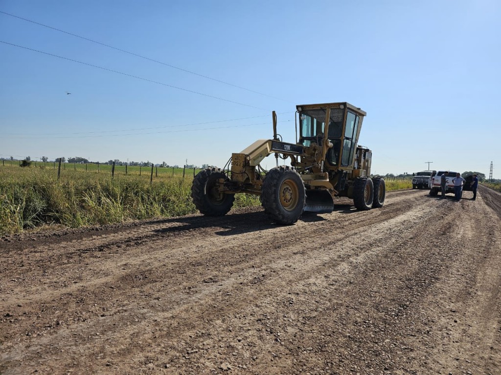 Silva: Borla supervisó las obras de mejorado en caminos rurales y calles vecinales