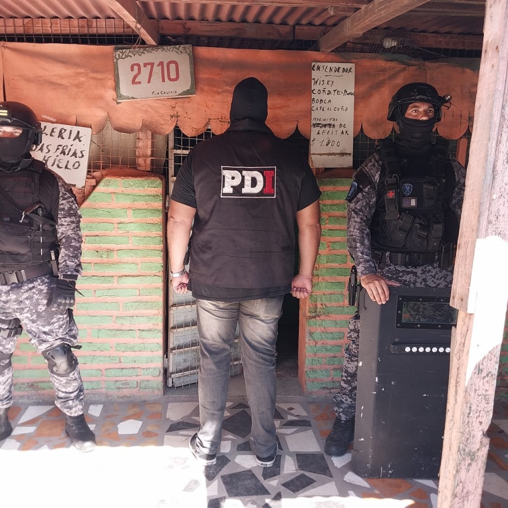 La Policía de Investigaciones detuvo a seis personas y secuestró cocaína y marihuana en Rosario