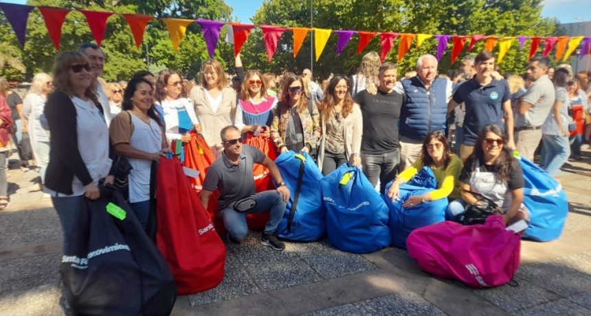 Santa Fe en Movimiento: se entregaron 2500 kits deportivos a escuelas de toda la provincia