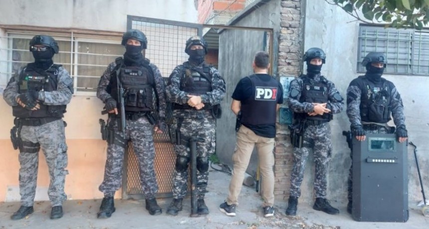 Rosario: 17 allanamientos con 6 personas a disposici&oacute;n de la justicia por homicidio en barrio Tablada