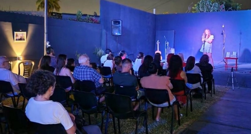 Santo Tom&eacute;: las noches de verano se disfrutan en el &ldquo;Patio Arte Bar&rdquo; del Centro Cultural Municipal