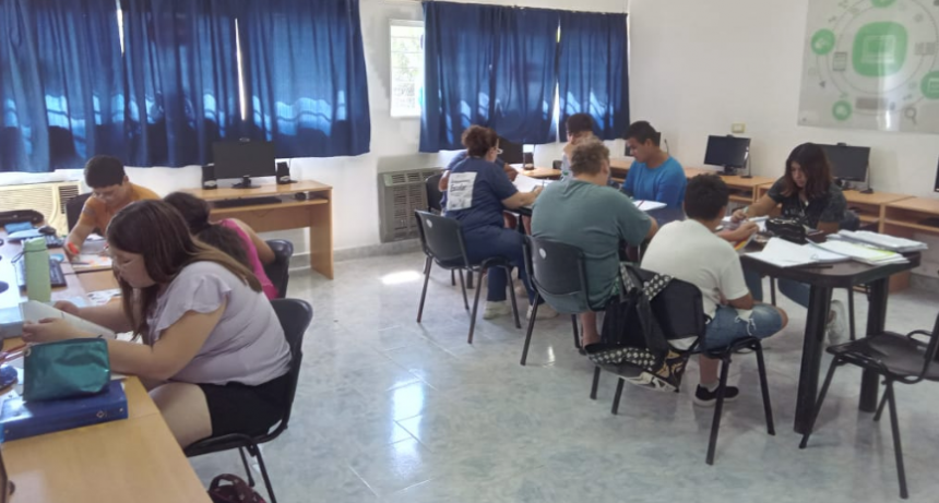 Contin&uacute;a el Acompa&ntilde;amiento Escolar en Sauce Viejo