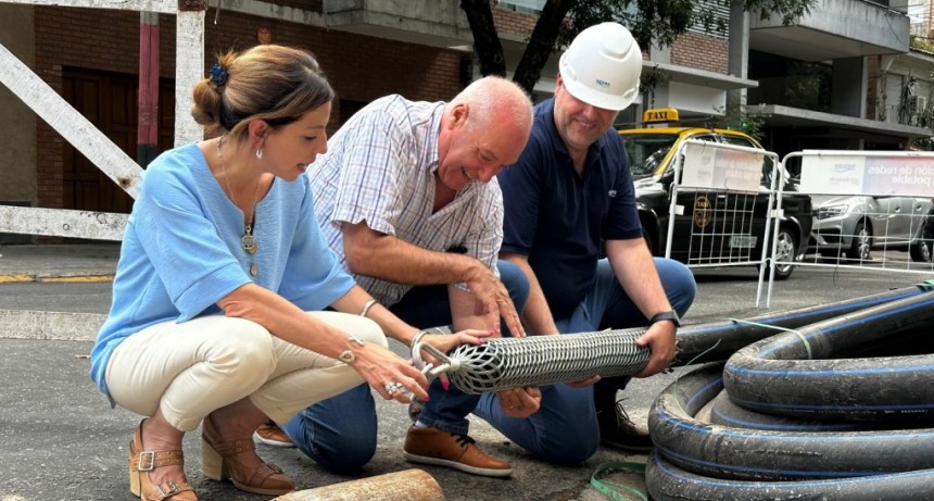 Provincia inicia obras hist&oacute;ricas para mejorar las redes de agua potable en Rosario y Santa Fe