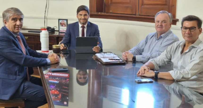 El Senador Michlig fue recibido por el Gobernador Pullaro para abordar una amplia agenda de trabajo