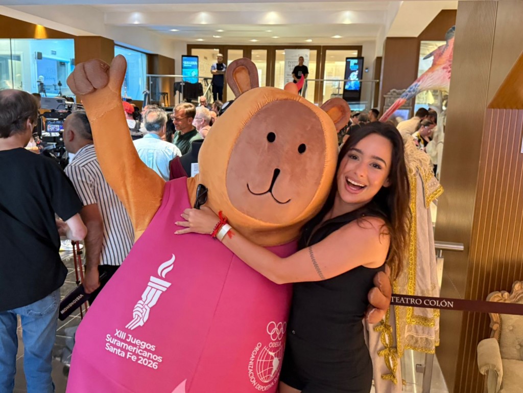 Juegos Suramericanos: Capi protagonista en la alfombra roja de Mar del Plata
