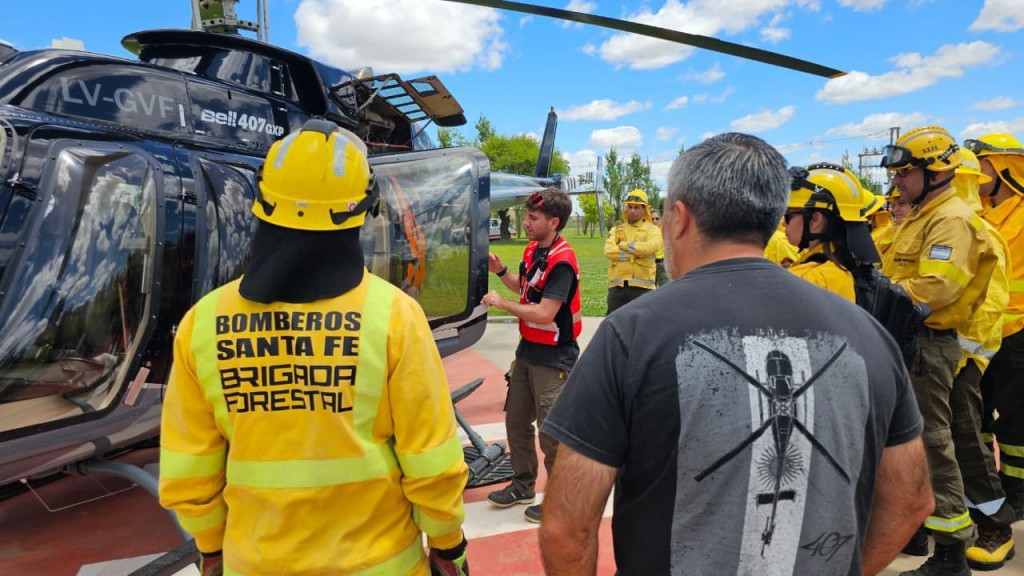 Brigadistas santafesinos se capacitaron en el uso seguro y la coordinación de medios de transporte aéreos