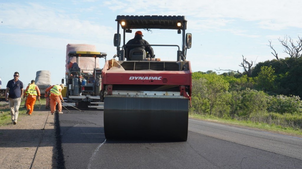 Con más de 50 % de avance, Provincia continúa con la repavimentación de las rutas 23 y 39