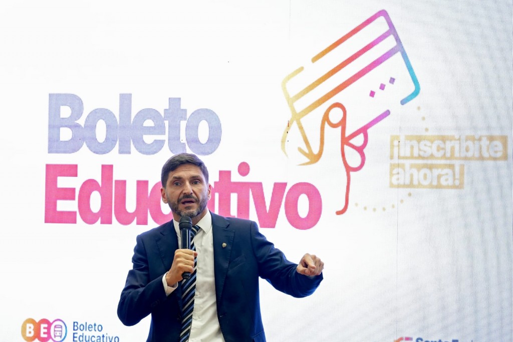 Pullaro lanzó el Boleto Educativo 2026: “Apostamos a fortalecer la educación y que sea accesible para todos”