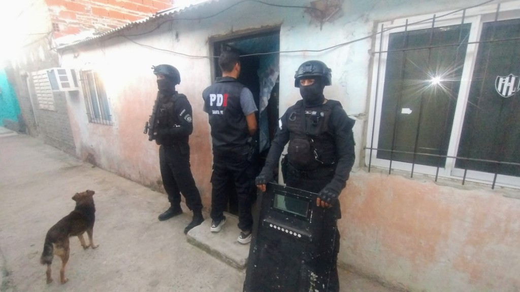 La PDI identificó a cuatro hombres por abuso de arma de fuego en la ciudad de Santa Fe