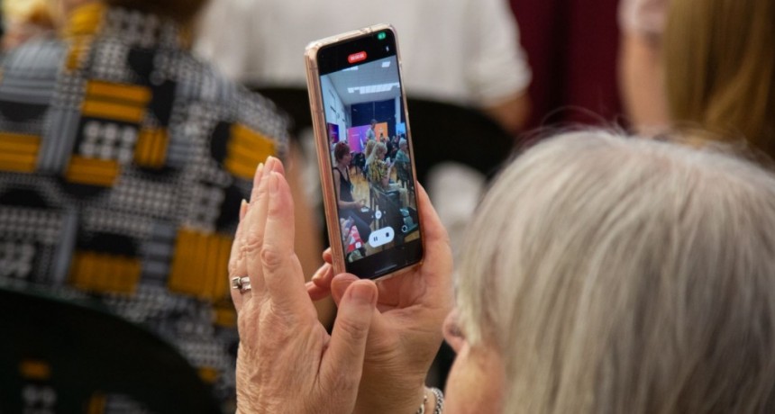 Territorio 5.0: Santa Fe impulsa la autonom&iacute;a digital de las personas mayores para reducir la brecha tecnol&oacute;gica