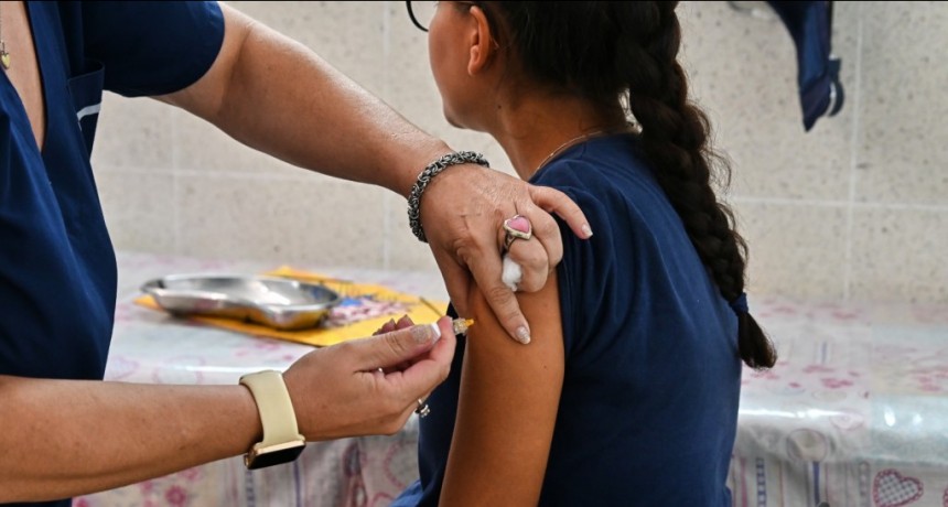 La Provincia avanza en la ciudad de Santa Fe con la vacunaci&oacute;n de embarazadas para prevenir bronquiolitis y neumon&iacute;a en lactantes