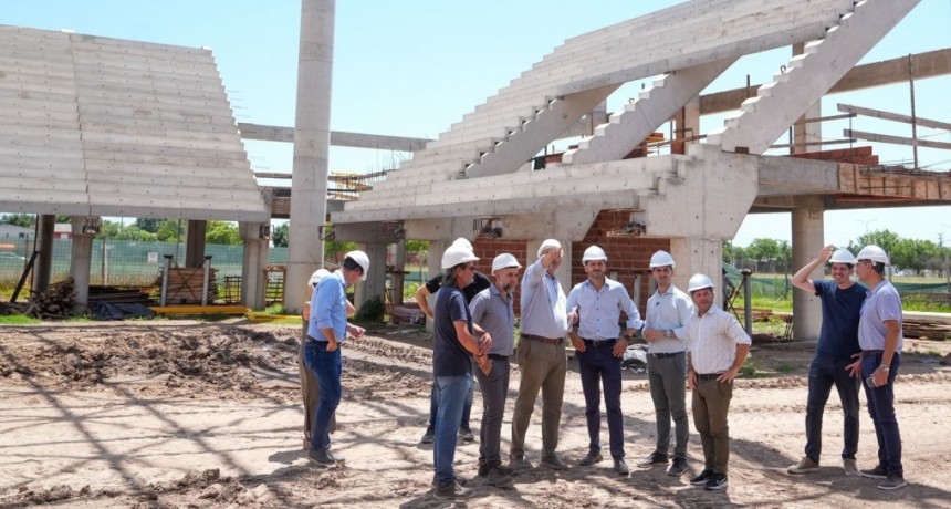 Pullaro recorri&oacute; una de las obras emblem&aacute;ticas para los Juegos Suramericanos: el Microestadio de Rafaela, con un avance cercano al 45 %