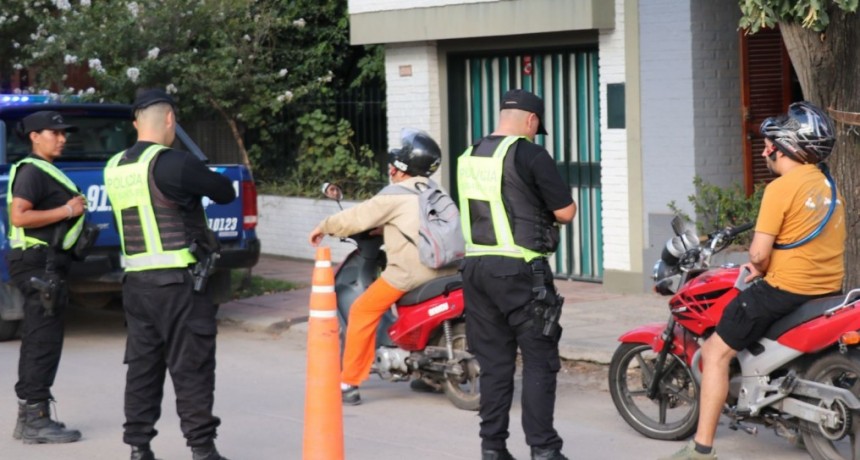 Operativos preventivos: la Polic&iacute;a intensifica controles de veh&iacute;culos, motoveh&iacute;culos e identificaciones en la ciudad de Santa Fe