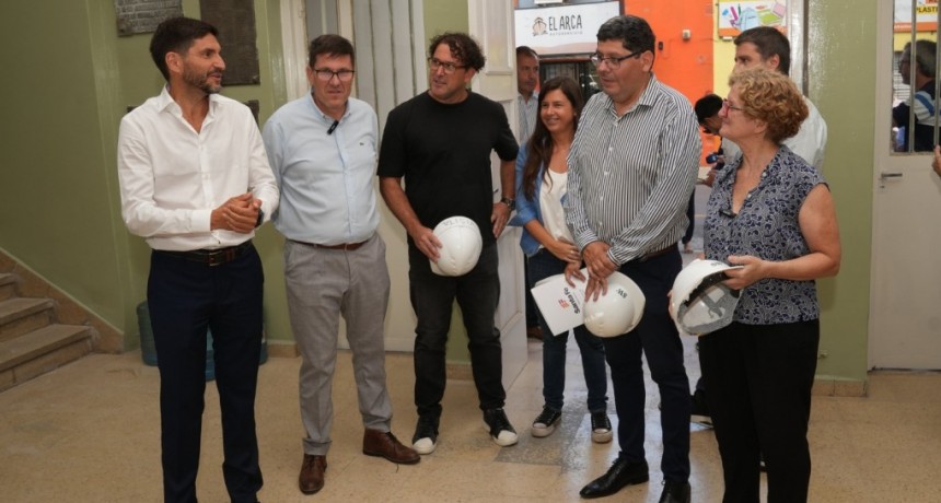 Pullaro y Goity recorrieron las obras de puesta en valor del hist&oacute;rico edificio &ldquo;El Comercial&rdquo; en Santa Fe
