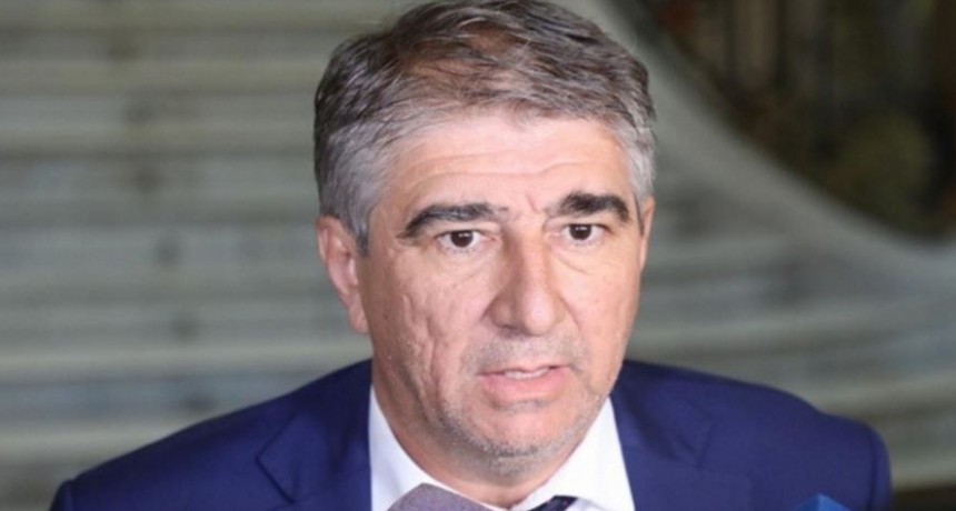 Agredieron y amenazaron al ministro Fabi&aacute;n Bastia a metros de la Casa de Gobierno