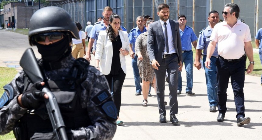 Pullaro: &ldquo;Controlar las c&aacute;rceles es atacar la impunidad y el delito en la calle&rdquo;