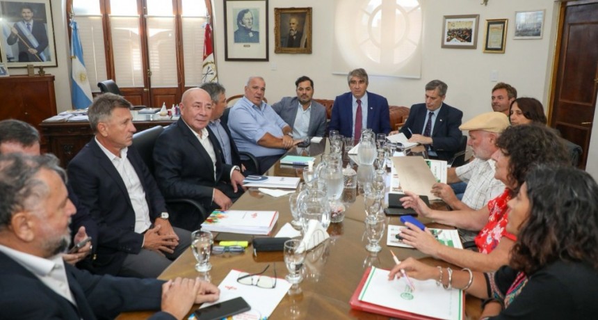 Paritaria central: Provincia realiz&oacute; una oferta salarial trimestral a los gremios de la administraci&oacute;n central