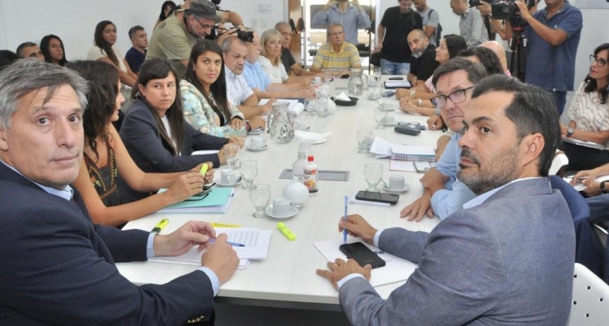 Paritaria: Provincia realiz&oacute; su oferta trimestral a los gremios docentes
