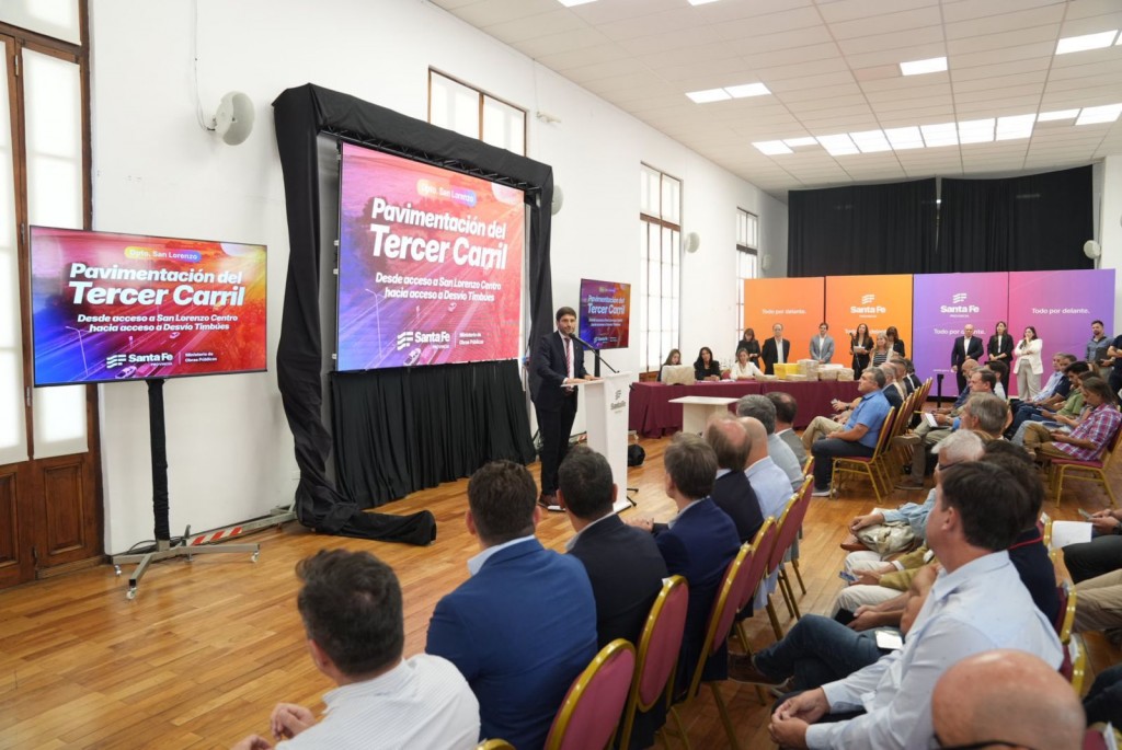 Pullaro licitó el segundo tramo del tercer carril de la autopista Rosario-Santa Fe, otra inversión logística para la provincia