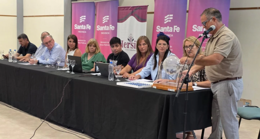 En Hersilia se realizó el sorteo de 10 viviendas construidas por la provincia por administración comunal