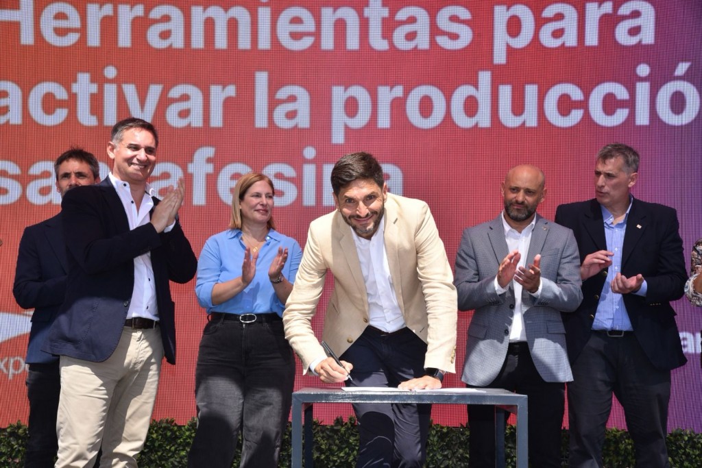 Pullaro en Expoagro: “Venimos a demostrar que somos la capital del interior productivo de nuestro país”