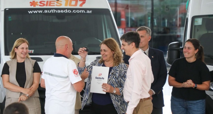 Salud: Provincia entregó 39 ambulancias a localidades de cinco departamentos de la Provincia