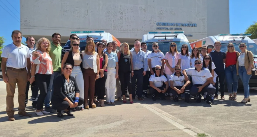 En el Hospital de Ceres se complet&oacute; la entrega de ambulancias 0 km y minibuses para distintas localidades