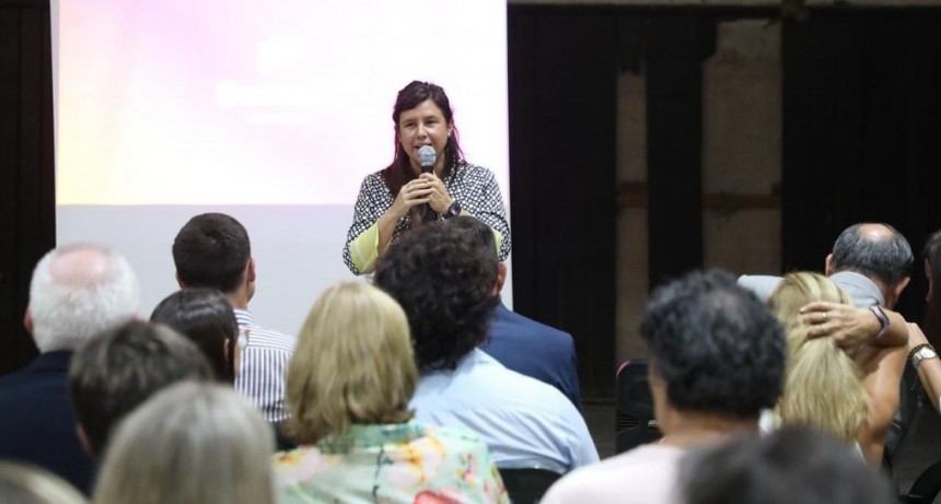 Abre Escuela: Provincia invertir&aacute; casi $ 500 millones para poner en valor el edificio de las escuelas Domingo Silva y Juana Del Pino