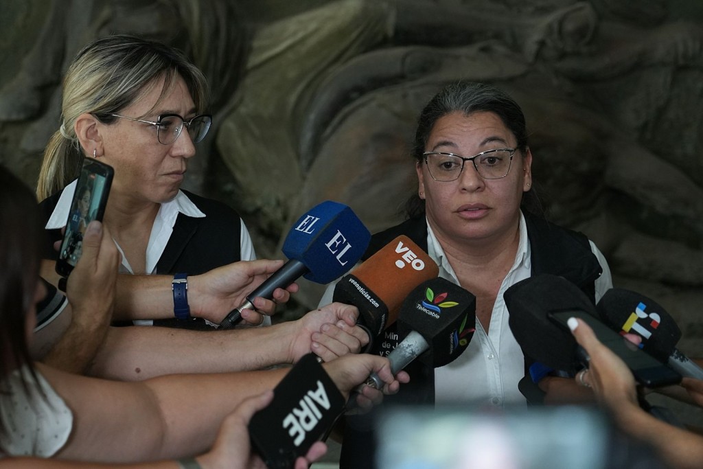 La PDI investiga denuncias por grooming en Helvecia y brind&oacute; recomendaciones preventivas