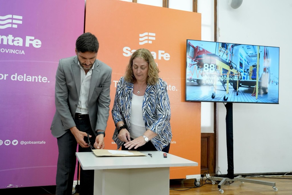 Pullaro impulsa una inversi&oacute;n de casi $ 10.000 millones para sumar 88 ambulancias y fortalecer el sistema de salud p&uacute;blica