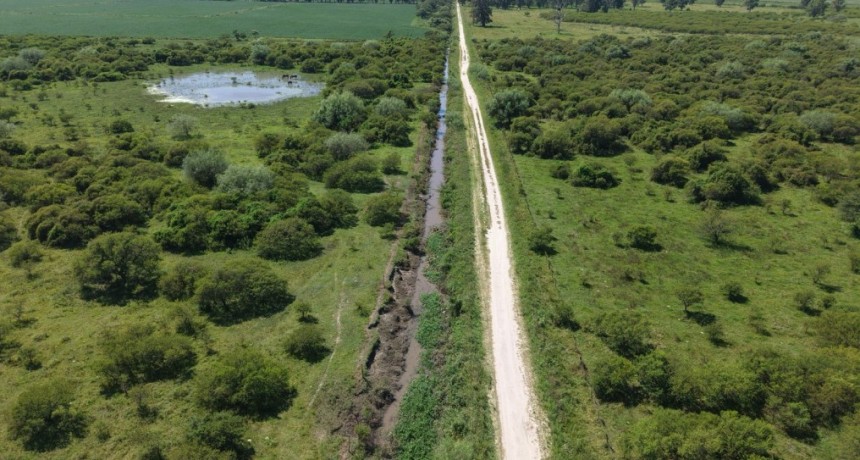 La Capital: Provincia refuerza obras h&iacute;dricas para optimizar la salida del agua tras lluvias intensas