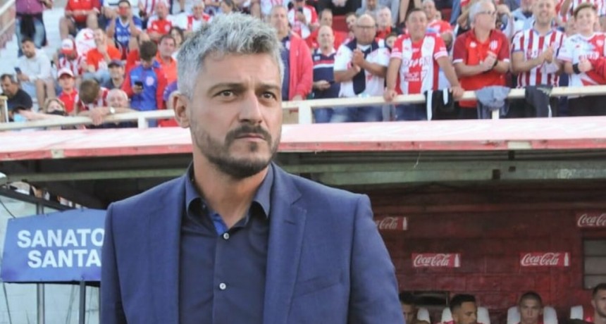 Gustavo Mun&uacute;a dej&oacute; de ser el t&eacute;cnico de Uni&oacute;n