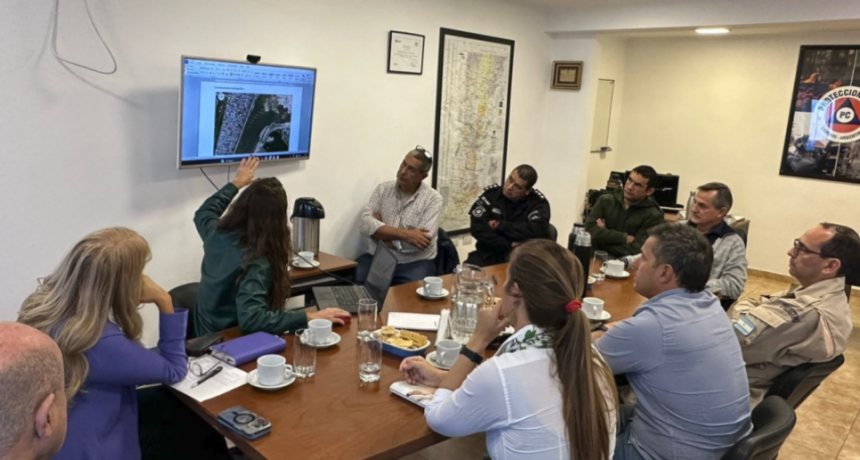 La Provincia elabor&oacute; un plan de acci&oacute;n para retirar el embalsado de vegetaci&oacute;n de la Laguna Set&uacute;bal