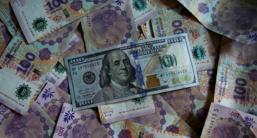 El d&oacute;lar blue baj&oacute; fuerte tras dos semanas de suba imparable