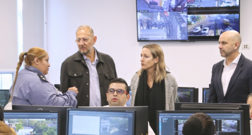 Corach y Brilloni recorrieron las nuevas instalaciones del Centro de Comando y Control de Rosario