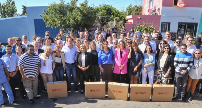 La Provincia entreg&oacute; 128 computadoras del programa Proteger