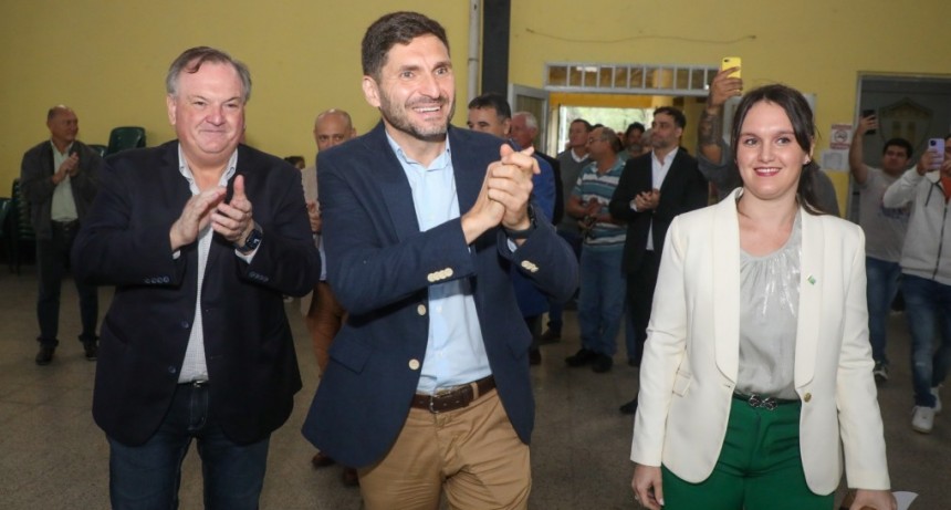 Pullaro recorri&oacute; el departamento San Crist&oacute;bal con eje en mejoras viales y productivas