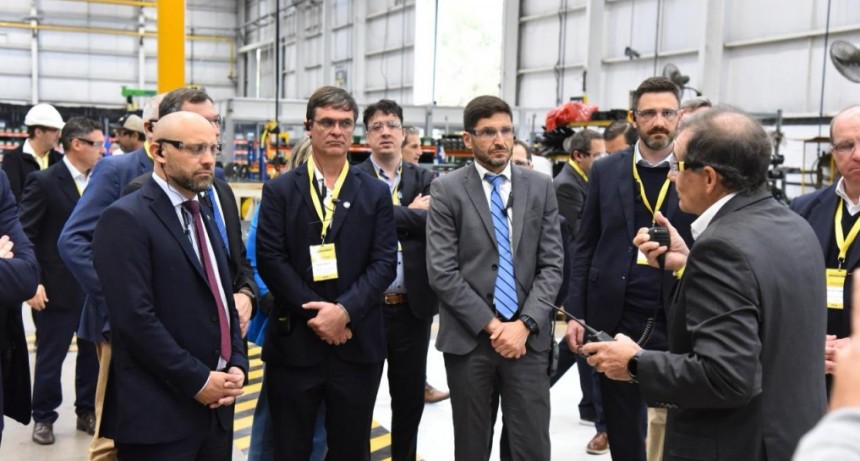Pullaro: &ldquo;Con industria, ciencia y tecnolog&iacute;a construimos la provincia m&aacute;s pujante y productiva de Argentina&rdquo;