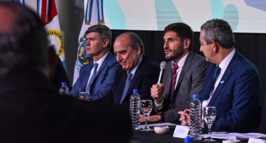 Pullaro respald&oacute; a los intendentes en la reuni&oacute;n con el ministro Francos por subsidios al transporte