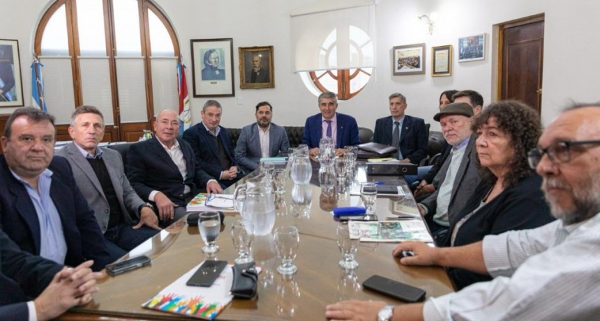 Paritaria Central: Provincia ofreci&oacute; un 10 % por abril y mayo