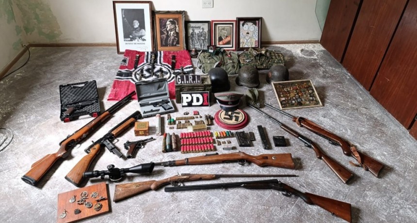 Rosario: buscaban arma robada y descubrieron gran cantidad de elementos con simbolog&iacute;a nazi