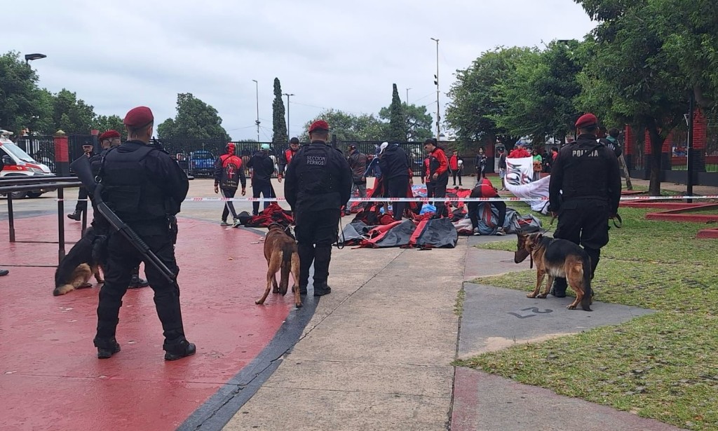Detallaron c&oacute;mo se produjeron detenciones en operativos policiales realizados en partidos de f&uacute;tbol 
