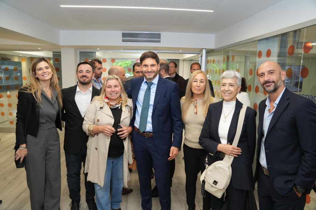 Pullaro inaugur&oacute; una embajada comercial y productiva de Santa Fe en CABA para impulsar negocios y v&iacute;nculos institucionales