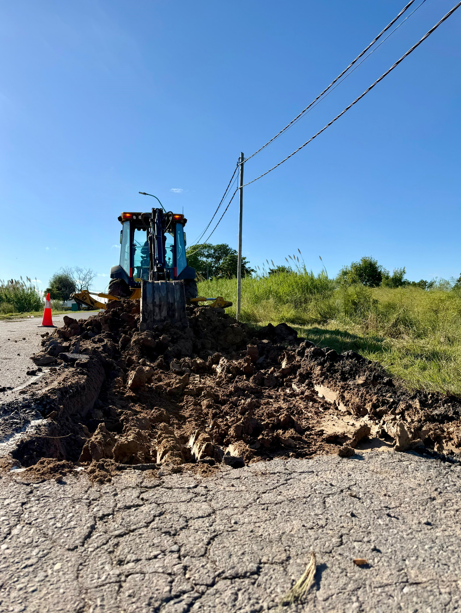 Santo Tom&eacute;: la Municipalidad realiza trabajos de mantenimiento y bacheo en calle Rep&uacute;blica de Chile