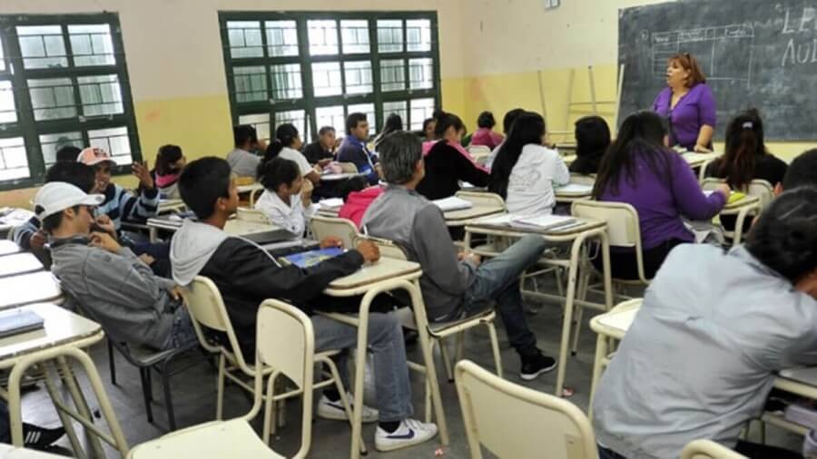 Asistencia Perfecta: m&aacute;s de 66 mil docentes, directivos, secretarios, preceptores y asistentes escolares cobran el incentivo mensual de marzo